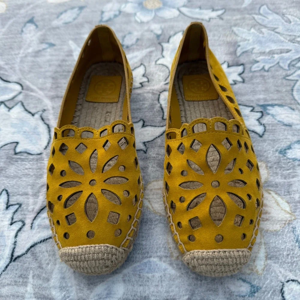 NWOT Tory Burch May Flat Espadrille Womens 6 Yellow Laser Cut Suede‎ SlipOn